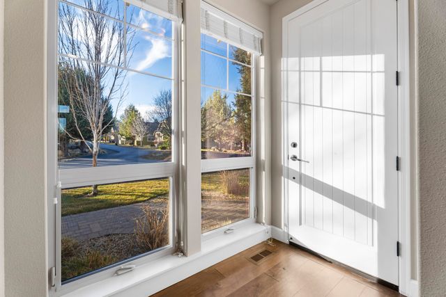 11090 Desert Sky Loop, Redmond, OR 97756