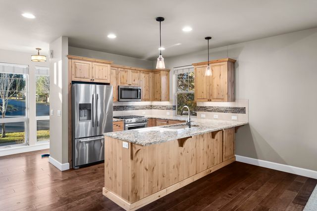 11090 Desert Sky Loop, Redmond, OR 97756