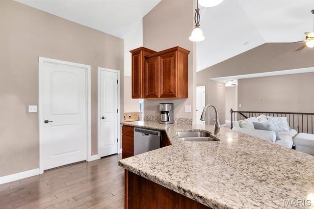 1913 Crimson Oak Drive, Maryville, IL 62062