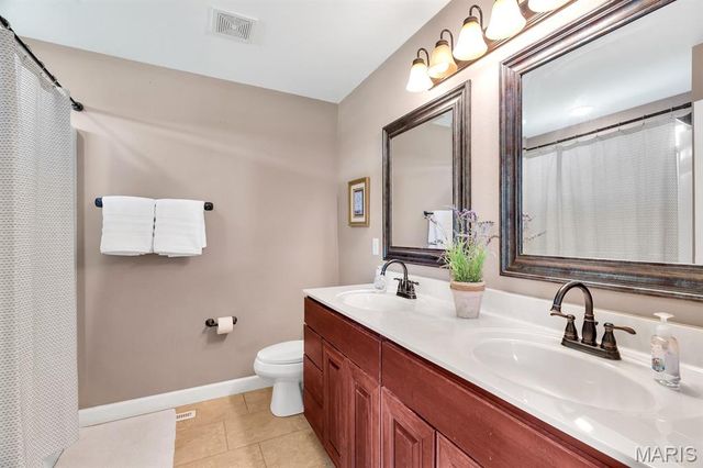 1913 Crimson Oak Drive, Maryville, IL 62062