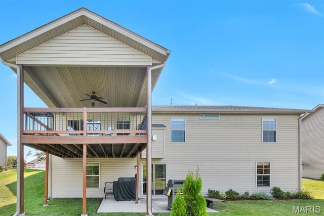 1913 Crimson Oak Drive, Maryville, IL 62062