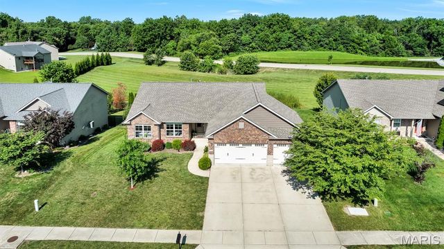 1913 Crimson Oak Drive, Maryville, IL 62062