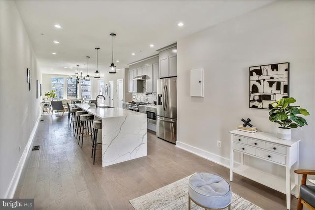 822 MADISON ST NW, Washington, DC 20011