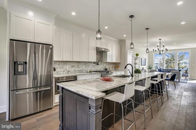 822 MADISON ST NW, Washington, DC 20011