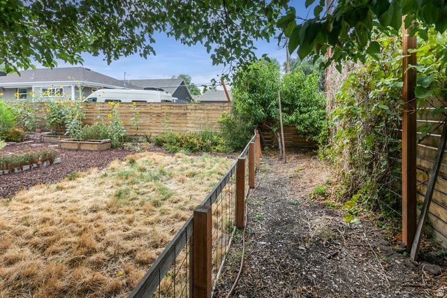 661 E REDONDO AVE, Salt Lake City, UT 84105