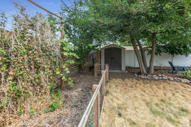 661 E REDONDO AVE, Salt Lake City, UT 84105