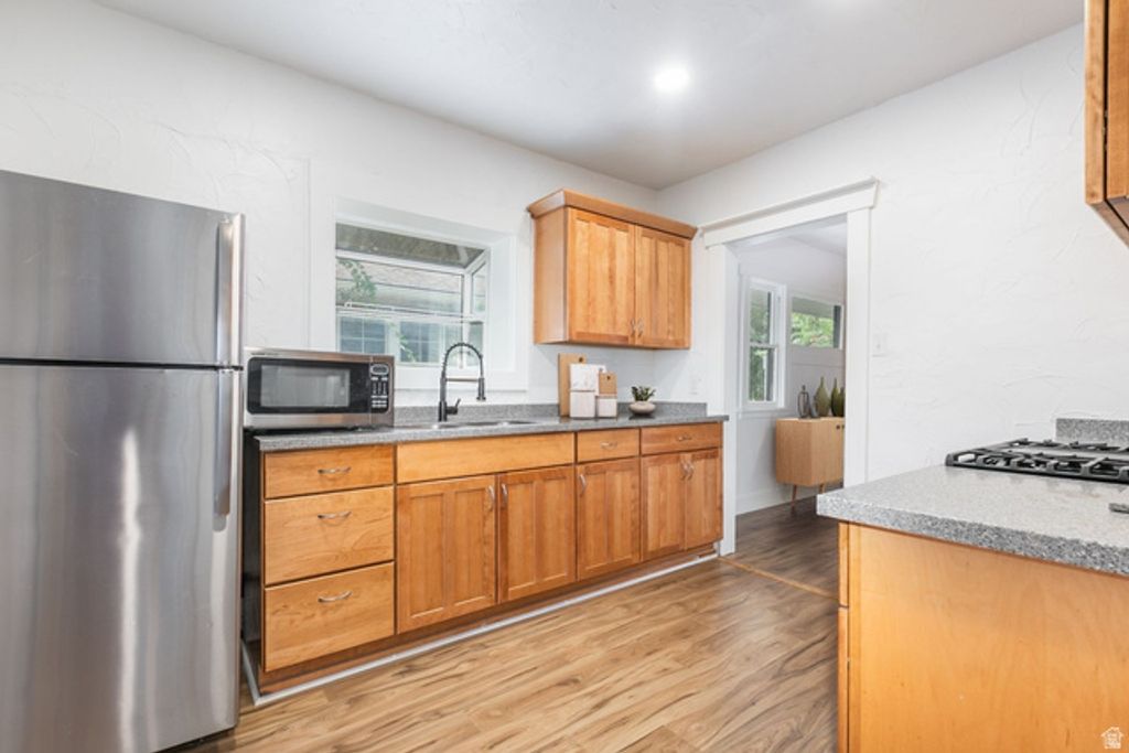 661 E REDONDO AVE, Salt Lake City, UT 84105 — photo 4