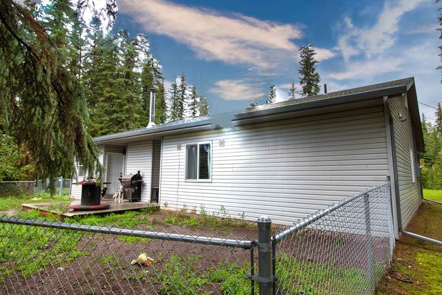 1185 CLOVERLEAF DRIVE, North Pole, AK 99705