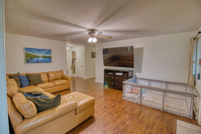 1185 CLOVERLEAF DRIVE, North Pole, AK 99705