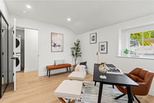 16951 Knapp Street, Northridge (los Angeles), CA 91343