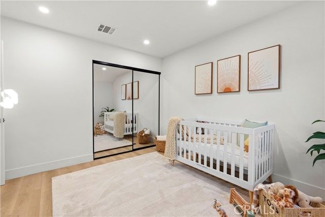 16951 Knapp Street, Northridge (los Angeles), CA 91343