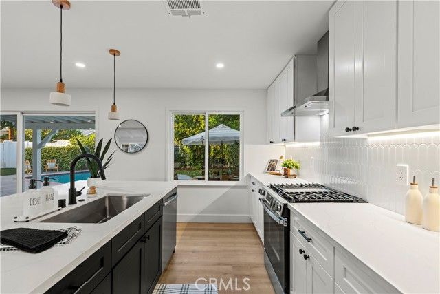 16951 Knapp Street, Northridge (los Angeles), CA 91343