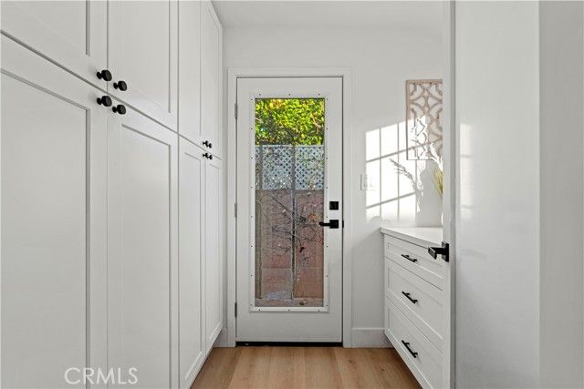 16951 Knapp Street, Northridge (los Angeles), CA 91343