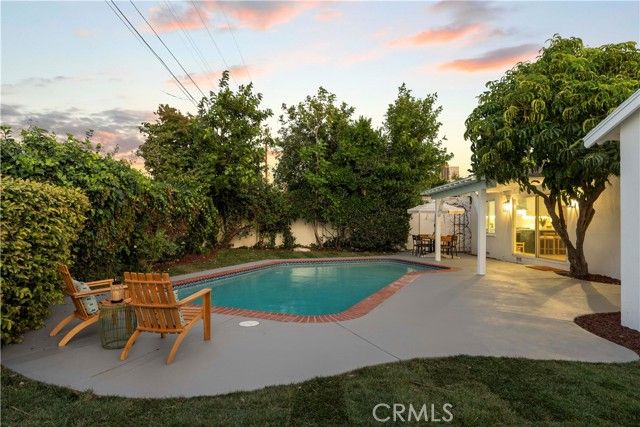 16951 Knapp Street, Northridge (los Angeles), CA 91343