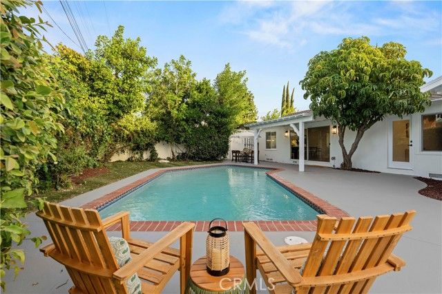 16951 Knapp Street, Northridge (los Angeles), CA 91343