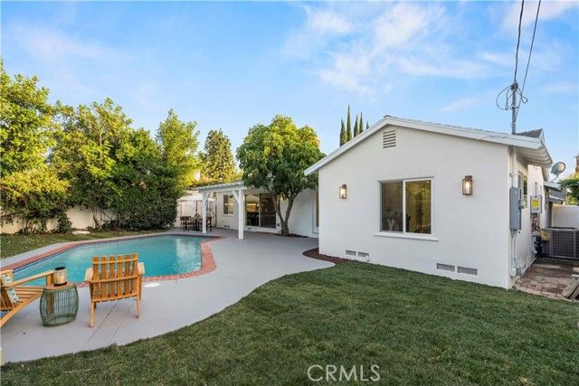 16951 Knapp Street, Northridge (los Angeles), CA 91343