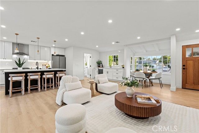 16951 Knapp Street, Northridge (los Angeles), CA 91343