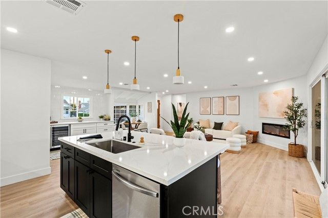 16951 Knapp Street, Northridge (los Angeles), CA 91343