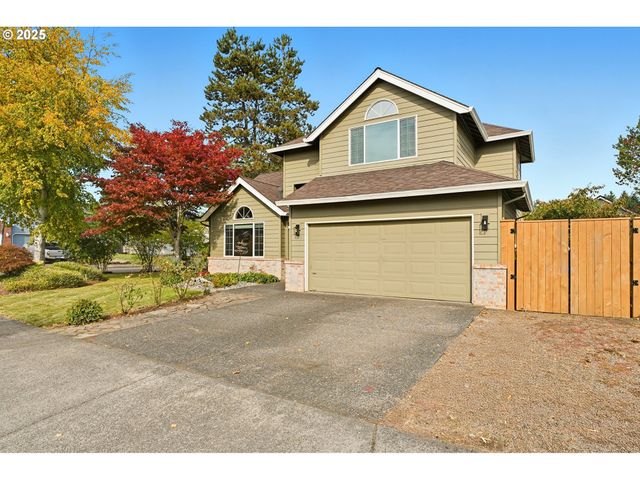 19865 CASTLEBERRY Loop, Oregon City, OR 97045