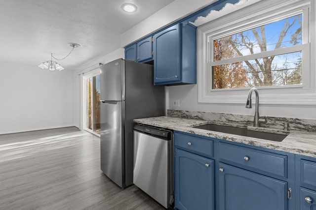 701 E LONGVIEW DRIVE, Appleton, WI 54911