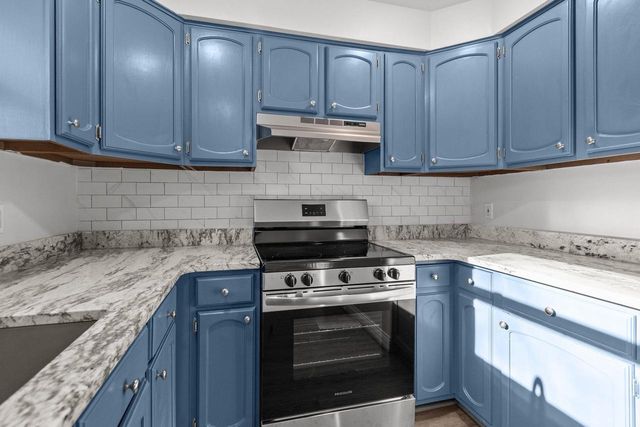 701 E LONGVIEW DRIVE, Appleton, WI 54911