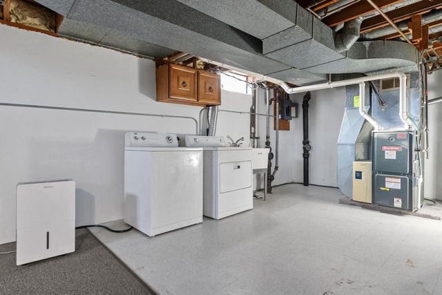 701 E LONGVIEW DRIVE, Appleton, WI 54911