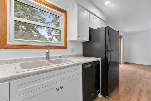 701 E LONGVIEW DRIVE, Appleton, WI 54911