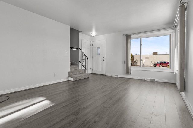 701 E LONGVIEW DRIVE, Appleton, WI 54911