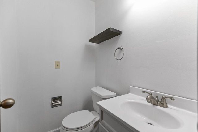 701 E LONGVIEW DRIVE, Appleton, WI 54911