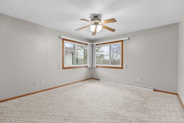 701 E LONGVIEW DRIVE, Appleton, WI 54911