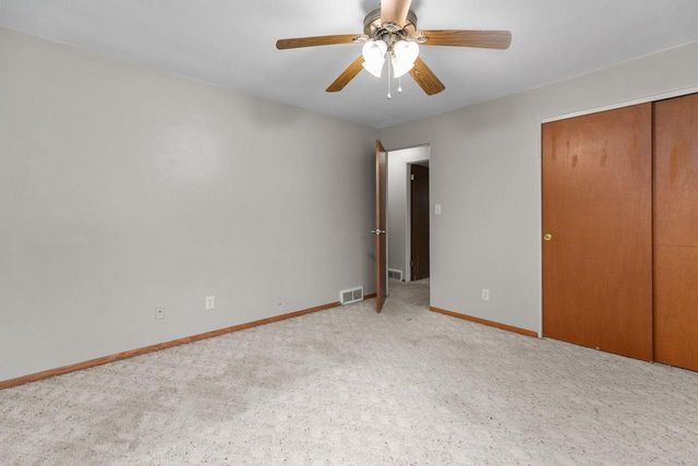 701 E LONGVIEW DRIVE, Appleton, WI 54911