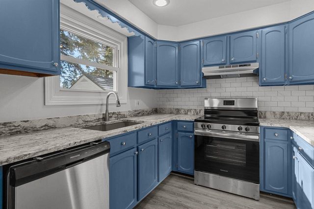 701 E LONGVIEW DRIVE, Appleton, WI 54911