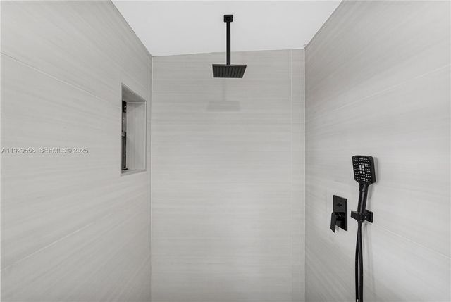 47 NW 49th St 3, Miami, FL 33127