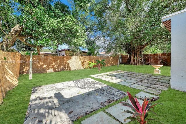 47 NW 49th St 3, Miami, FL 33127