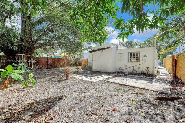 47 NW 49th St 3, Miami, FL 33127