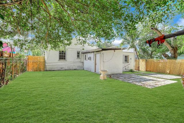 47 NW 49th St 3, Miami, FL 33127