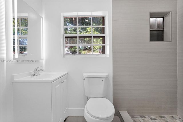 47 NW 49th St 3, Miami, FL 33127