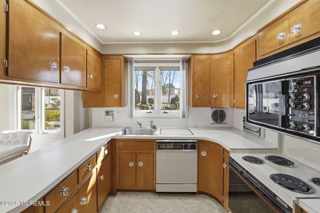 440 Broadway Road, Freehold, NJ 07728