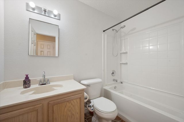 511 Travis Ranch Trail, Arlington, TX 76002