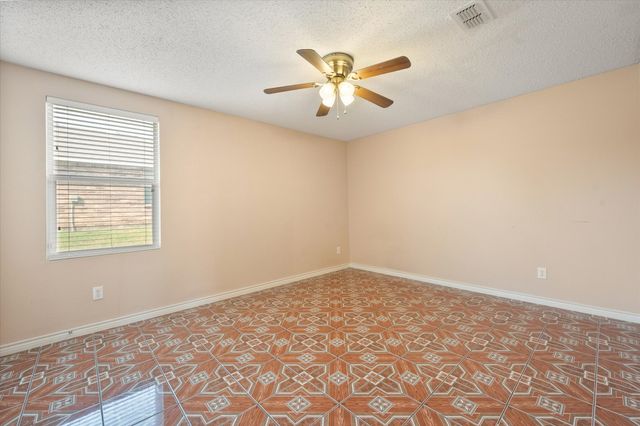 511 Travis Ranch Trail, Arlington, TX 76002
