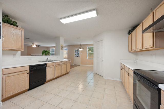 511 Travis Ranch Trail, Arlington, TX 76002