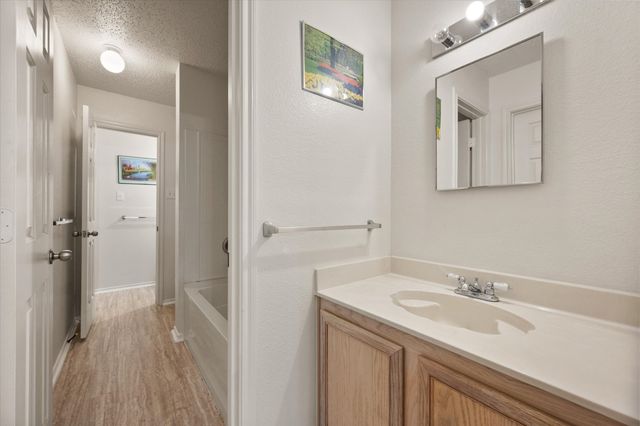 511 Travis Ranch Trail, Arlington, TX 76002