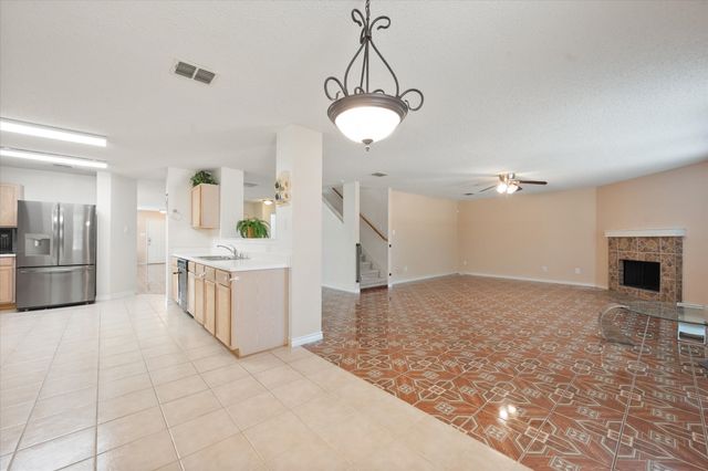 511 Travis Ranch Trail, Arlington, TX 76002