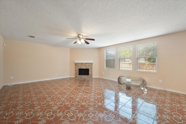 511 Travis Ranch Trail, Arlington, TX 76002