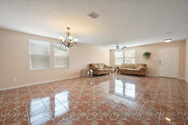 511 Travis Ranch Trail, Arlington, TX 76002