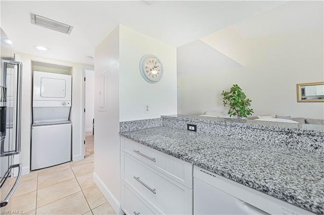 5530 Trailwinds DR 726, Fort Myers, FL 33907