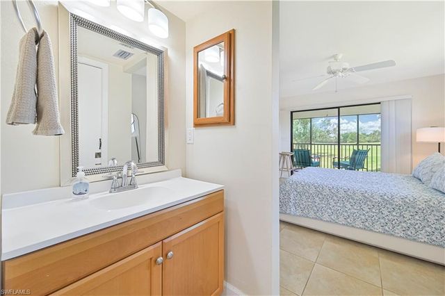 5530 Trailwinds DR 726, Fort Myers, FL 33907