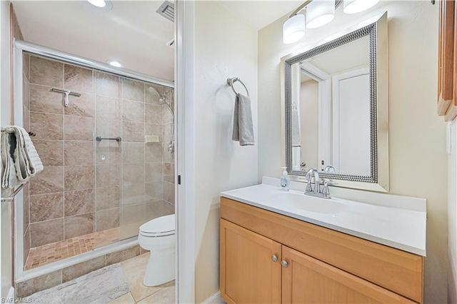 5530 Trailwinds DR 726, Fort Myers, FL 33907