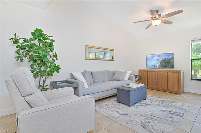 5530 Trailwinds DR 726, Fort Myers, FL 33907