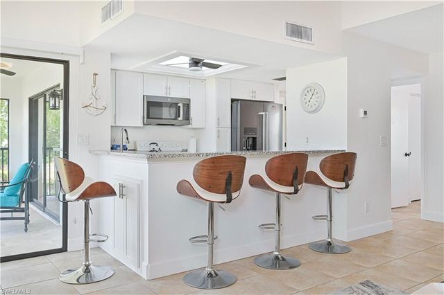 5530 Trailwinds DR 726, Fort Myers, FL 33907